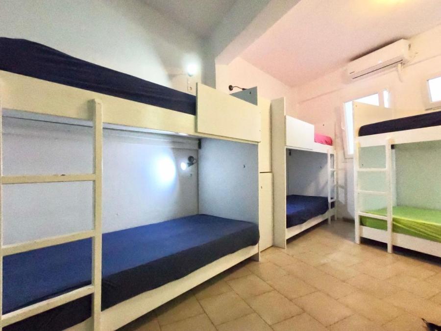 Fira Backpackers Place Exterior photo